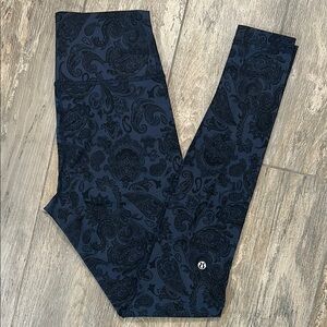 Lululemon Wonder Under Black & Navy Paisley Leggings
